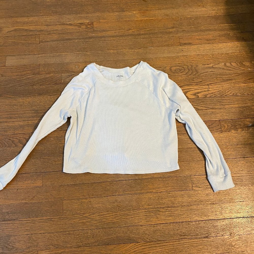 White semi-cropped long sleeve t-shirt
